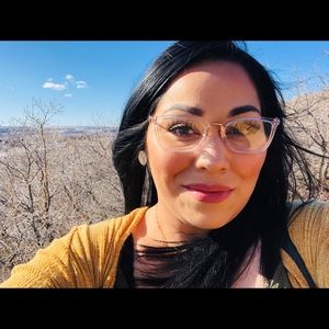 Meet your Posher, Genieve